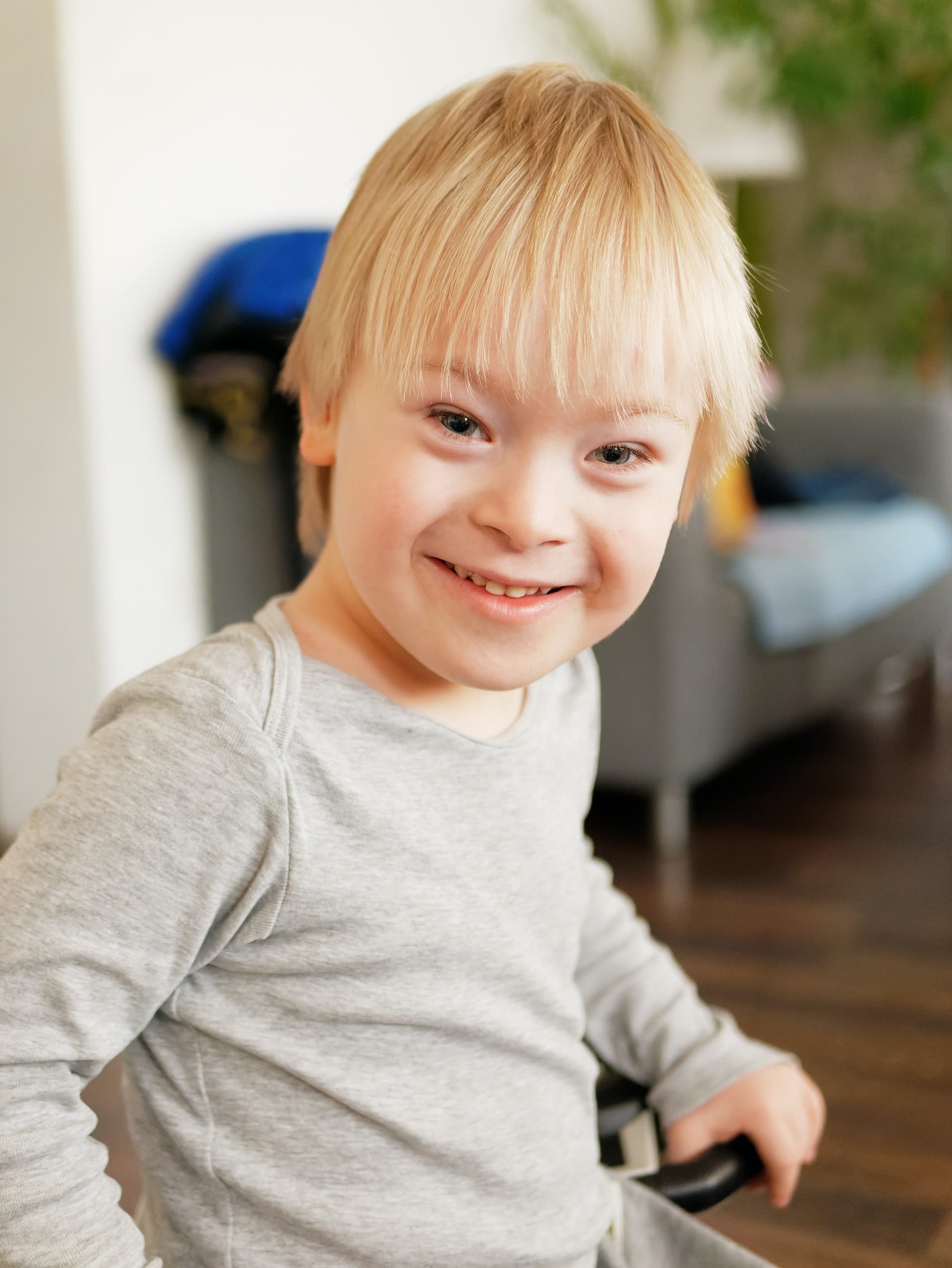 Maranatha support worker with a client